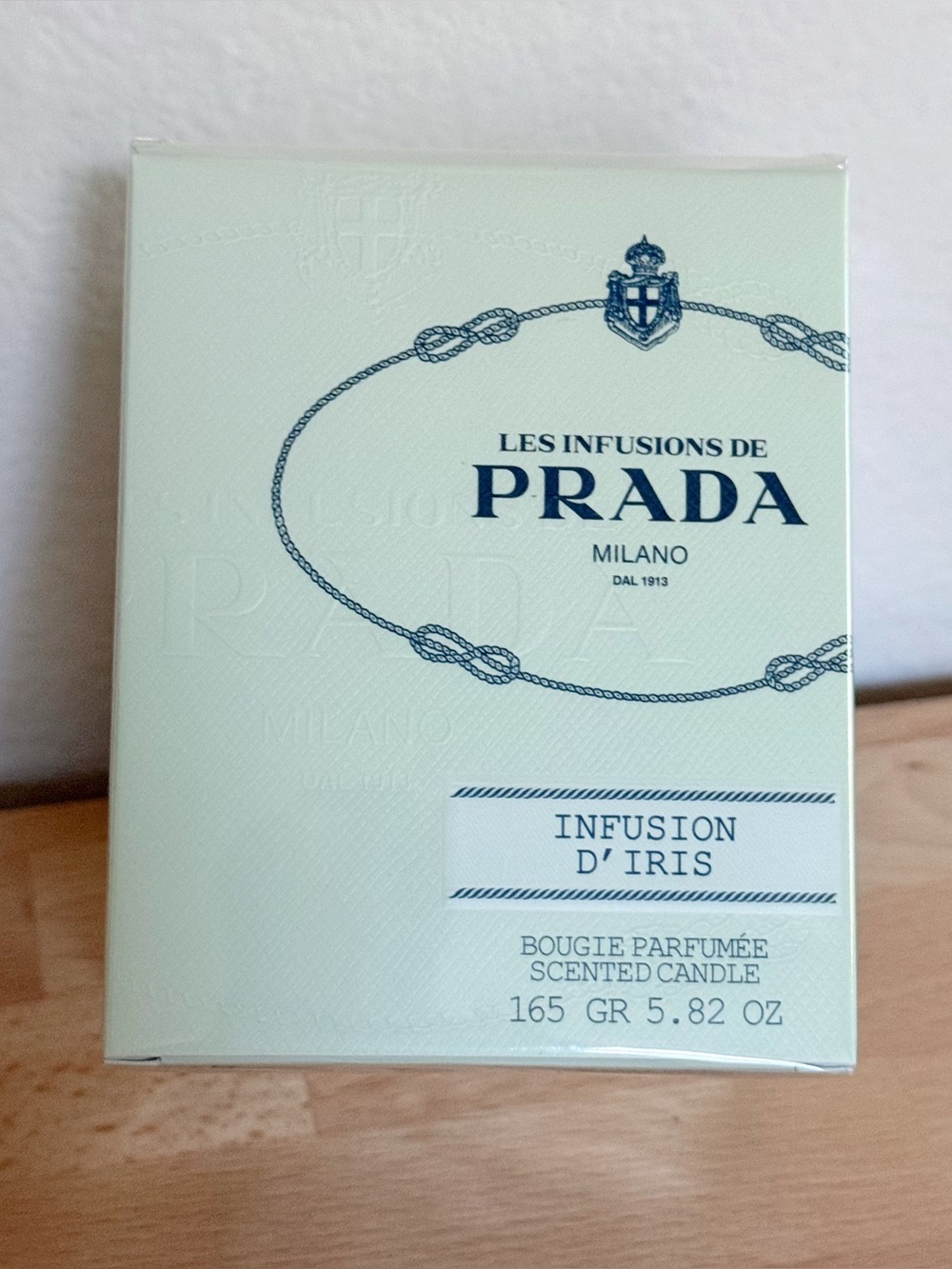 Prada Infusion d'Iris Scented Candle Full Size - Picture 2 of 5